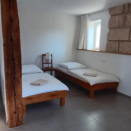 Will Apartment *